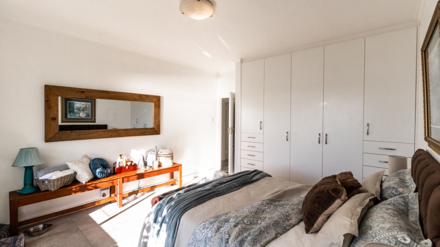4 Bedroom Property for Sale in Mountainside Western Cape